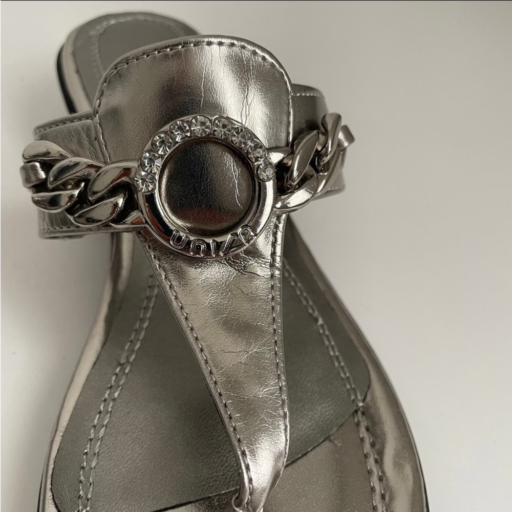 UNISA Silver Fancy Sandal For Women.Size8. - Picture 7 of 10